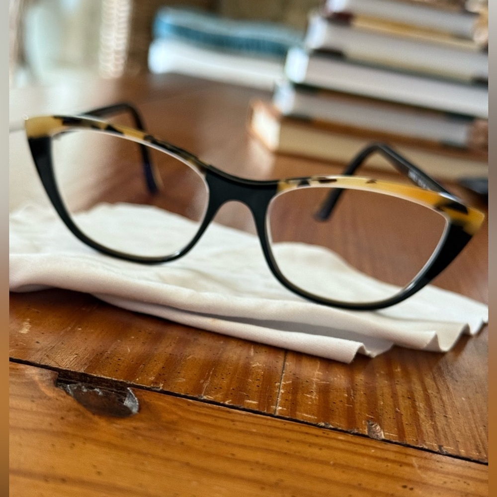 Mint condition Face a Face Black and Tortoise eyeglasses - Picture 2 of 4